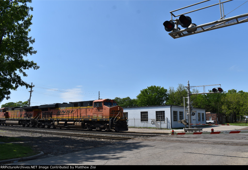 BNSF 7563